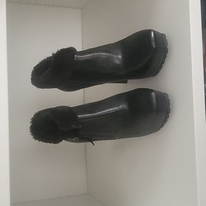 Guess ankle boots with fur trim all prices are negotiable